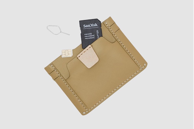 Iloj - Card Holder