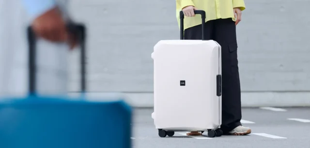 美品　LOJEL ロジェール voja スーツケース Sサイズ 飛行機内持込み LOJEL ロジェール VOJA Sサイズ メーカー10年間保証付 VOJA-S