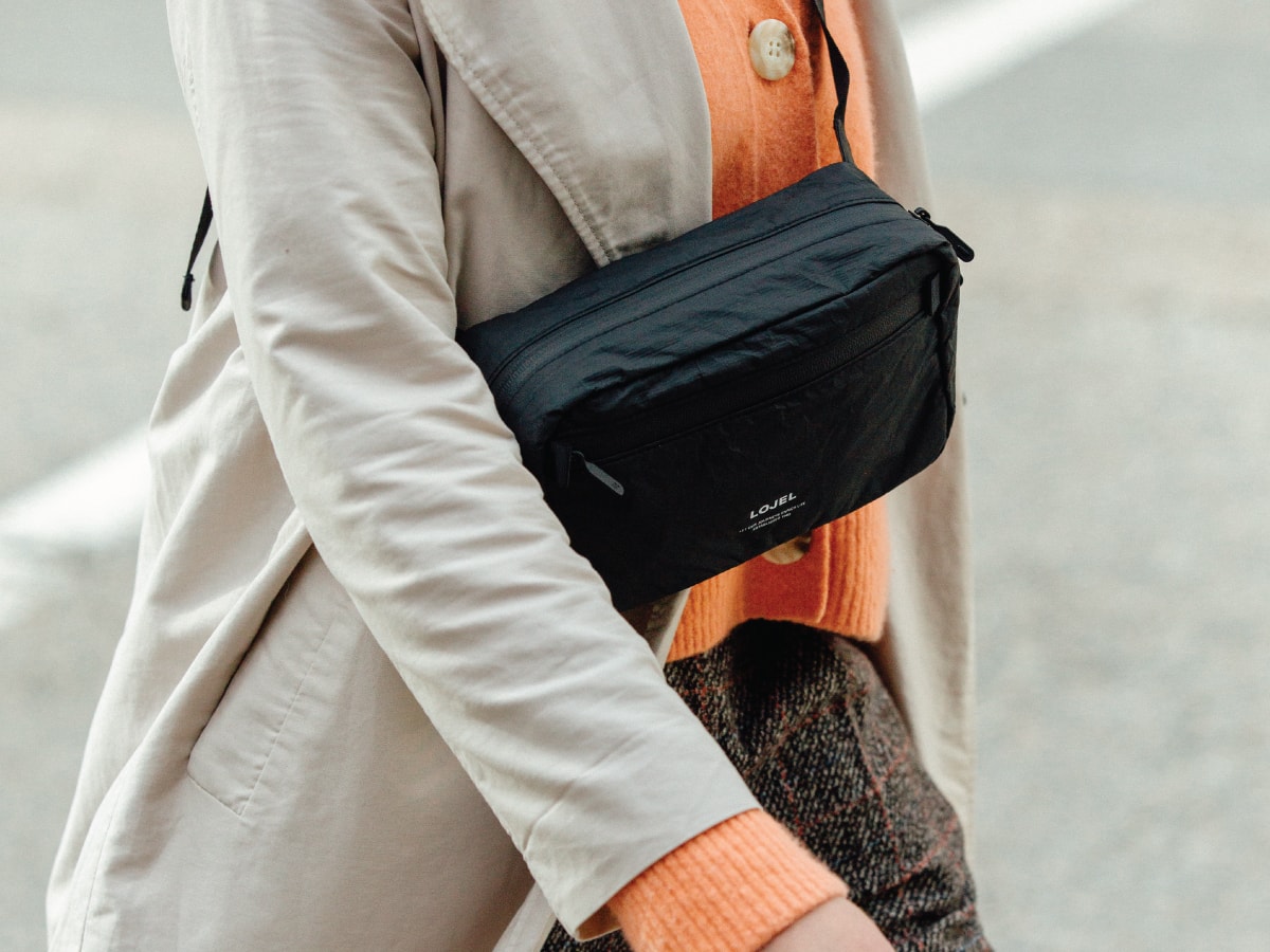 Waist bag over on sale shoulder